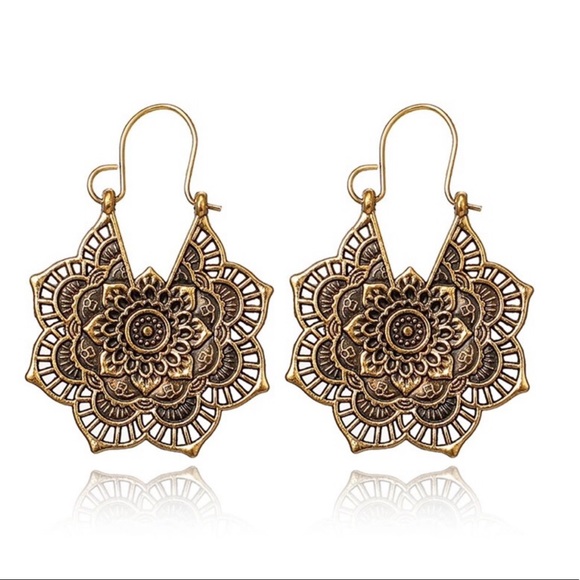 NEW Women’s Mandala hoop earrings jewelry gift - Picture 2 of 2